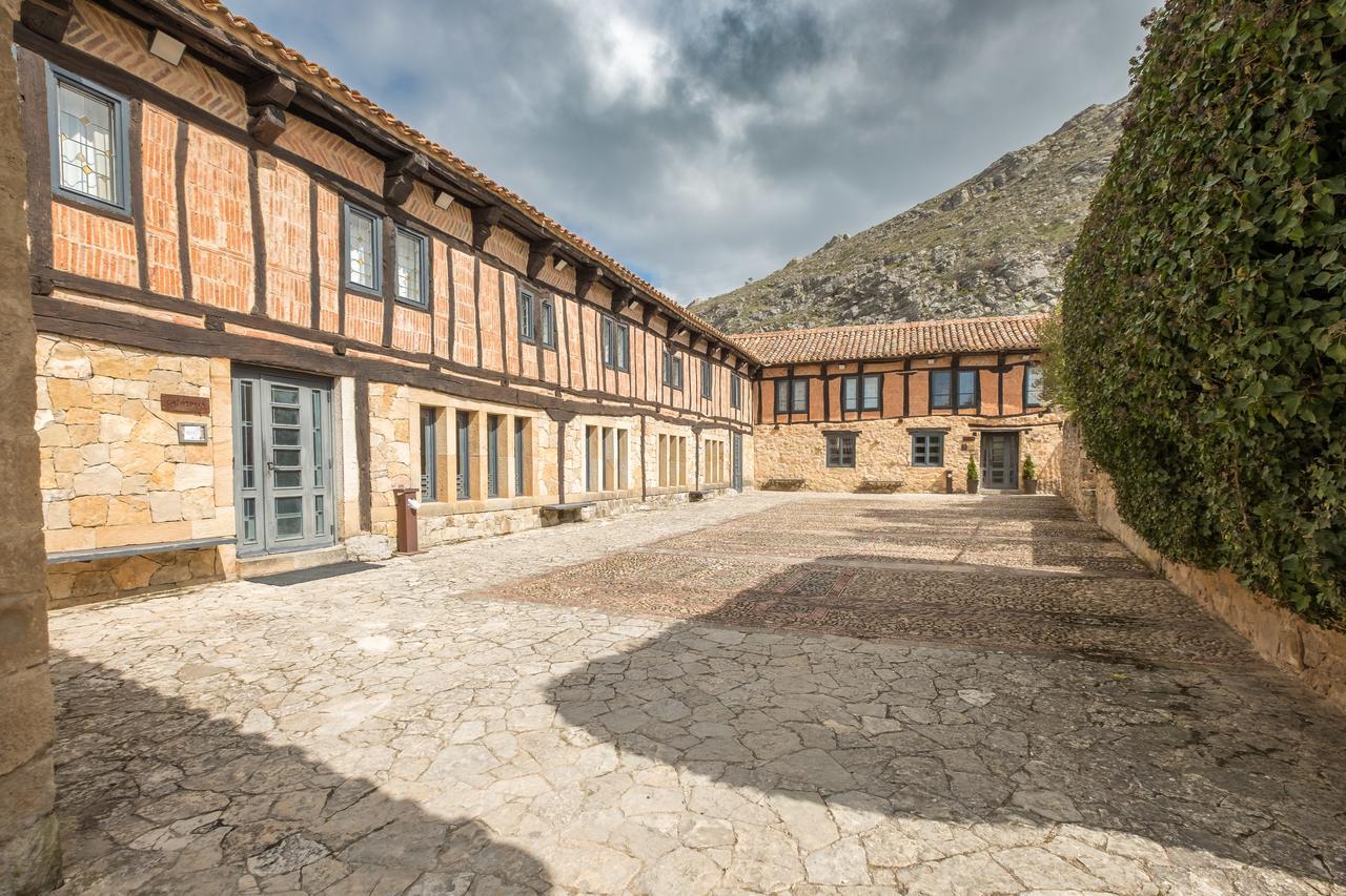 Hotel Posada Santa Maria La Real Aguilar de Campoo Exterior photo